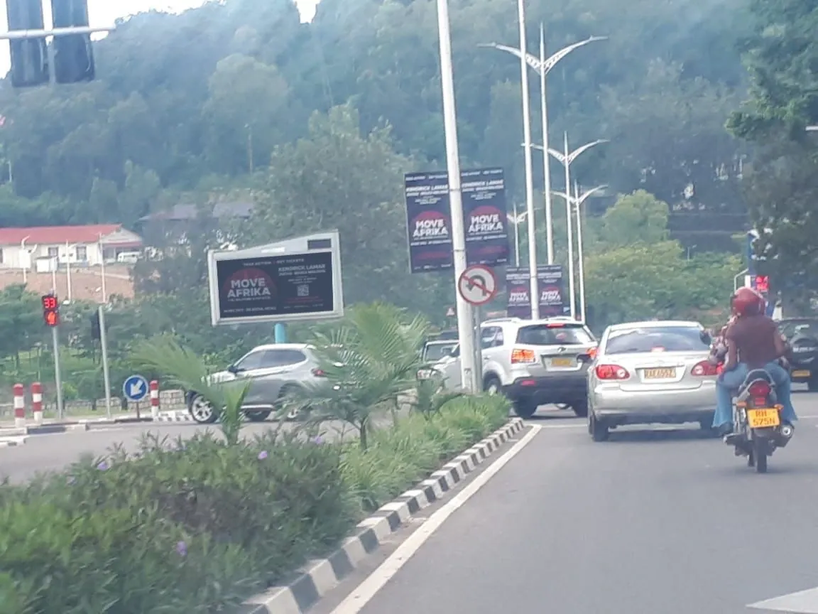 Roadside screen